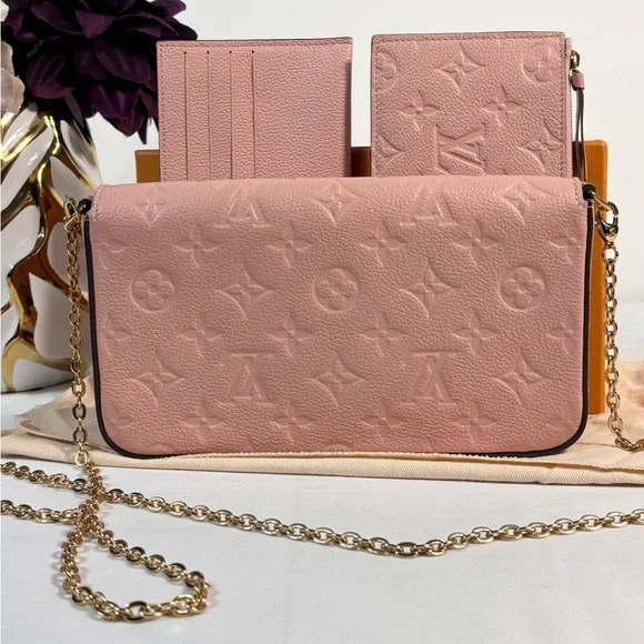 Gorgeous Louis Vuitton Felicie Empreinte Rose - Picture 3 of 16